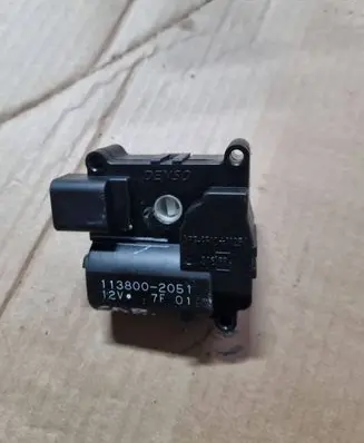 Toyota Corolla Verso AR10 Air flap motor/actuator 1138002051
