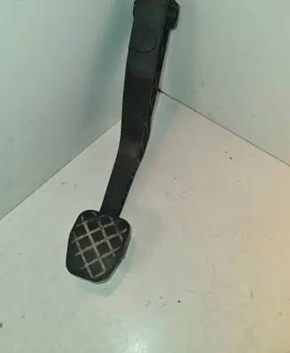 Volkswagen Golf IV Clutch pedal 1J0721174A