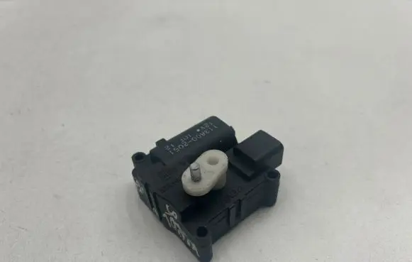 Toyota Corolla Verso E121 Air flap motor/actuator 1138002051 10F12