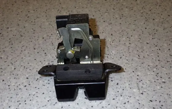 KIA Venga Tailgate/trunk/boot lock/catch/latch