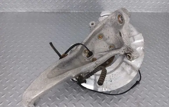 BMW 5 GT F07 Front wheel hub 31216775768 6775768