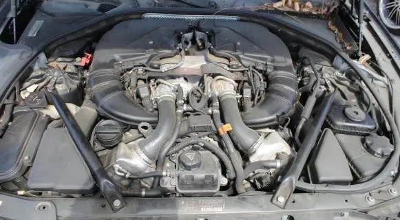 BMW 7 G11 G12 Engine
