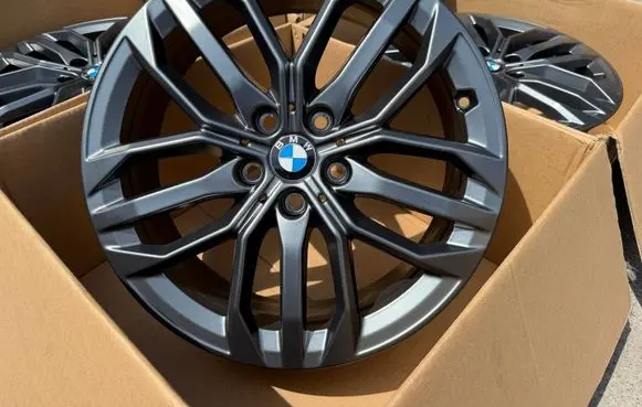 BMW X1 U11 R18 alloy rim 6898046
