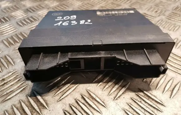 Mercedes-Benz CLK A209 C209 Central body control module 2098200326