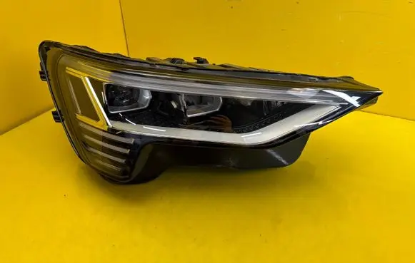 Audi Q8 e-tron Headlight/headlamp 4KE941782