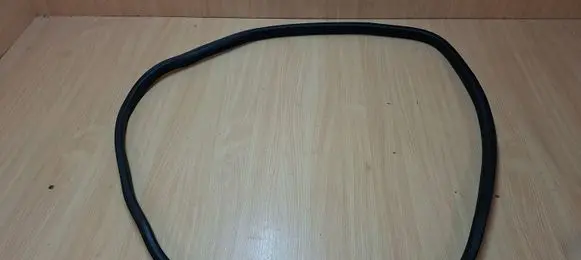 Citroen DS5 Rear door rubber seal (on body) 9686880180