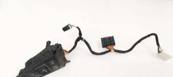 Steering wheel buttons/switches