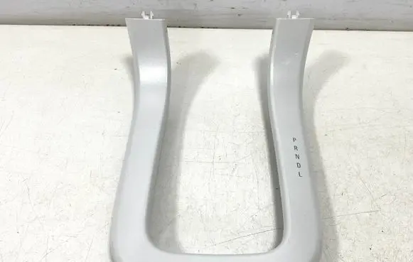 Chevrolet Volt I Gear shifter surround trim plastic A2C30253900 22858475