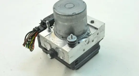 Land Rover Discovery 3 - LR3 ABS Pump 0265235020