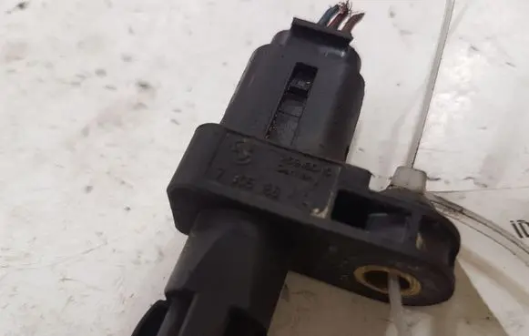BMW 5 F10 F11 Crankshaft position sensor 7805188