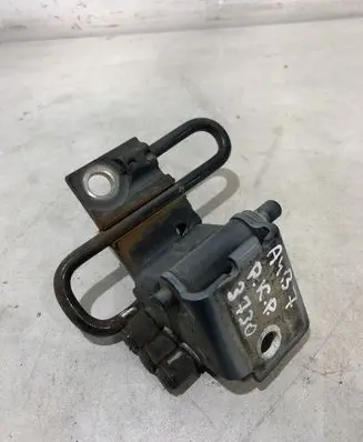Audi A4 S4 B7 8E 8H Front door lower hinge 8E0831411B