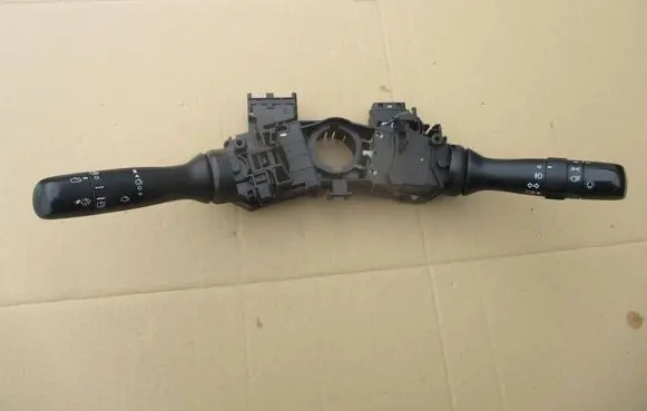 Toyota Yaris Wiper switch F761