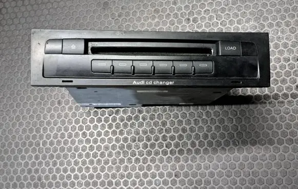 Audi Q7 4L CD/DVD changer 4L0035111