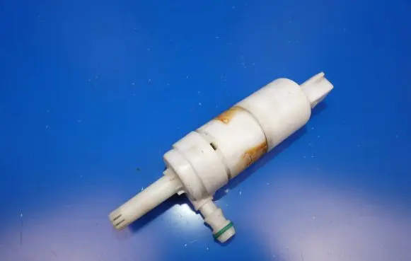 KIA Sportage Headlight washer pump 