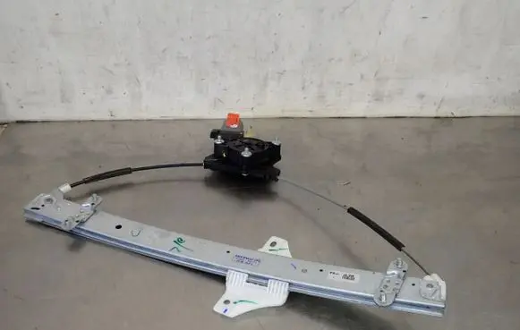 Hyundai i10 Front door electric window regulator 82401-B4110