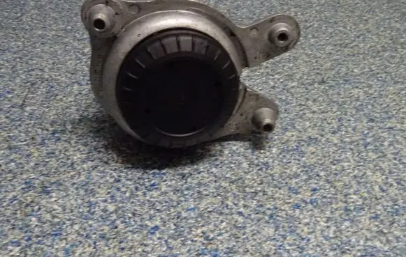 Mercedes-Benz E W213 Engine mount bracket A2132400600