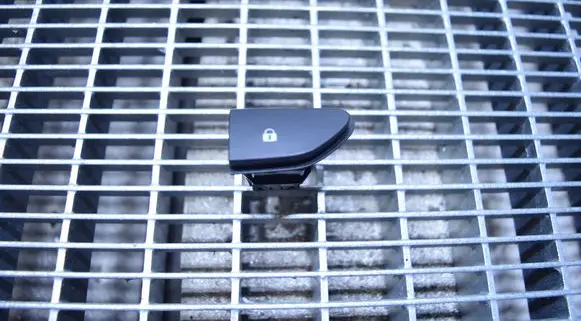 Renault Clio IV Central locking switch button 252103678R
