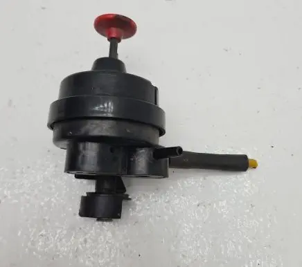 Mercedes-Benz E W124 Fuel tank cap lock 
