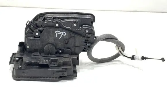 BMW X5 F15 Front door lock 7281934