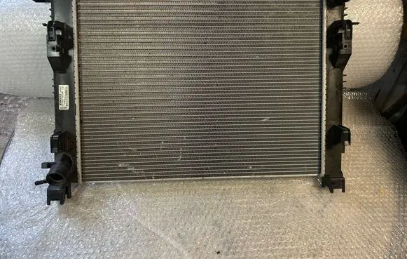 Renault Clio IV Coolant radiator 21410B680A