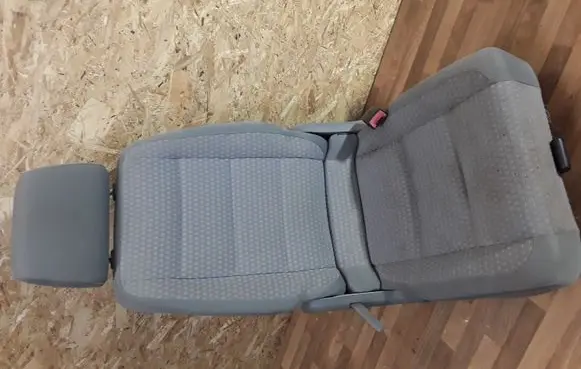 Volkswagen Touran I Second row seats 1T0883065B