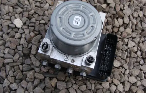 Jaguar E-Pace ABS Pump J9C314F447AD