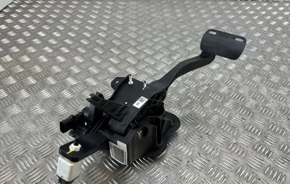Peugeot 2008 II Brake pedal 9829474380