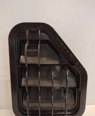 Rear air vent grill