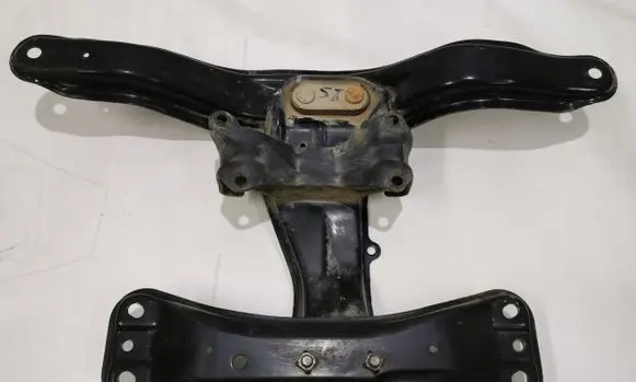 Subaru Forester SJ Gearbox mounting bracket