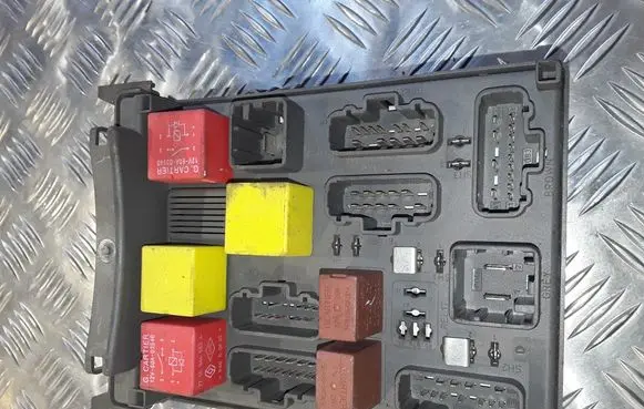 Renault Espace - Grand espace IV Comfort/convenience module 8200004201E 8200283812 518832001