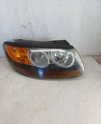 Hyundai Santa Fe Headlight/headlamp 921020W050