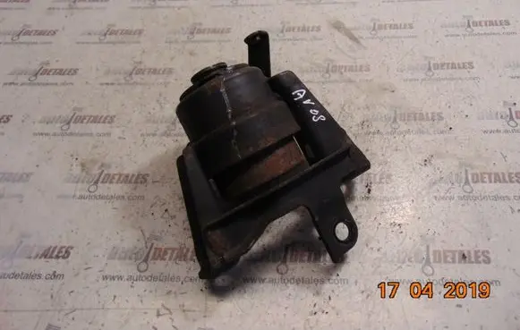 Toyota Avensis T250 Engine mount bracket