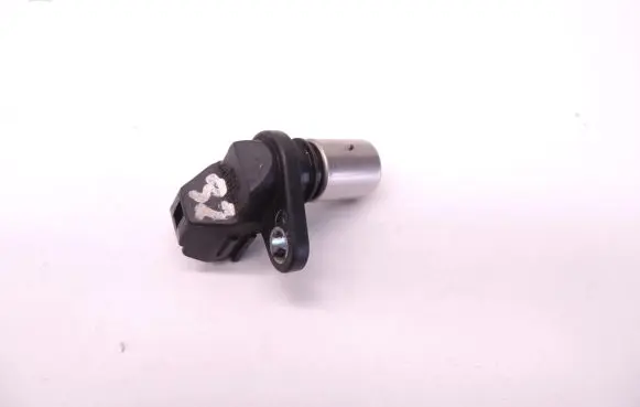 Volvo V50 Camshaft position sensor 30713485 0296001211 D32