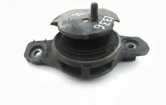 Toyota GT 86 Engine mount bracket 41022FJ020
