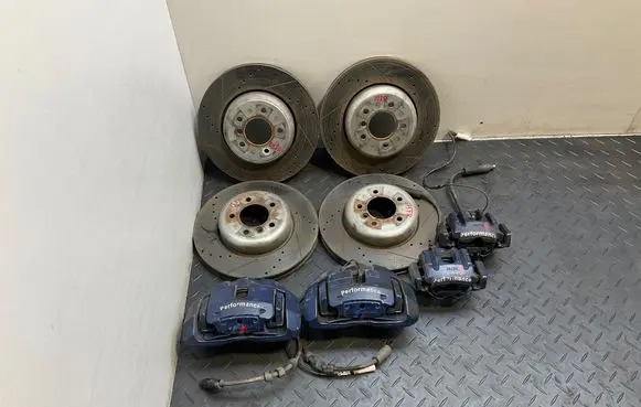 Front brake caliper
