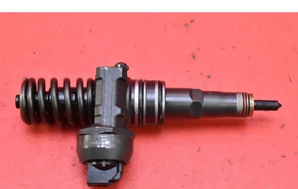 Skoda Octavia Mk2 (1Z) Fuel injector 038130073AG