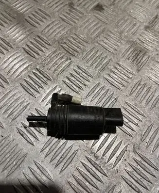 BMW 3 F30 F35 F31 Windscreen/windshield washer pump 8377612