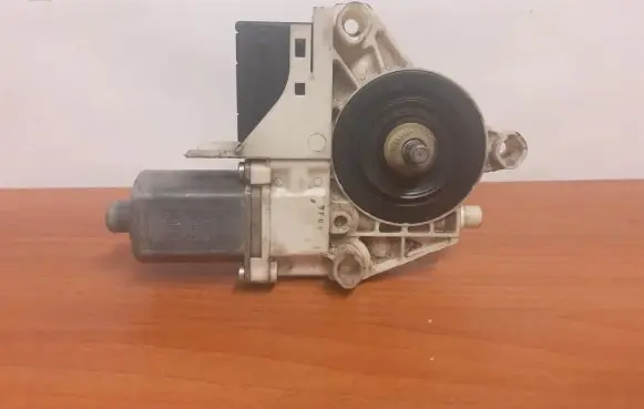 Renault Laguna III Rear window lifting mechanism without motor 970092104 0130822401