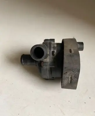 Mercedes-Benz R W251 Electric auxiliary coolant/water pump A2118350364 0392023000