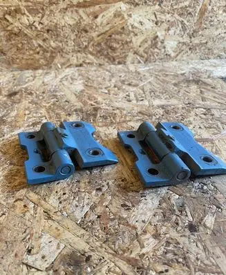 Mercedes-Benz W123 Front door lower hinge 