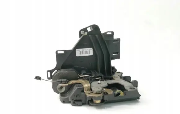 Volkswagen Polo Front door lock 3B1837016BK