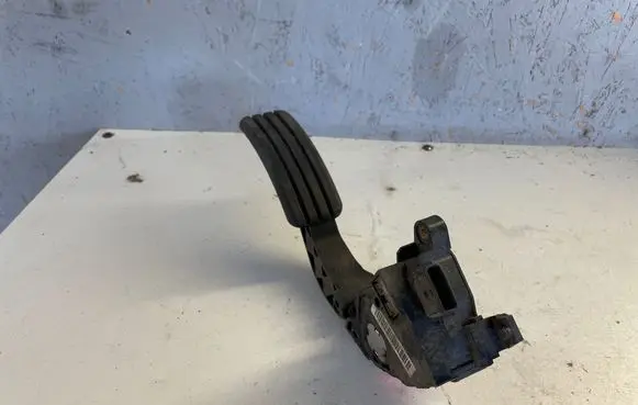 Renault Megane III Accelerator throttle pedal 180020022R