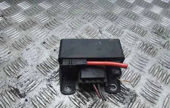 Glow plug pre-heat relay