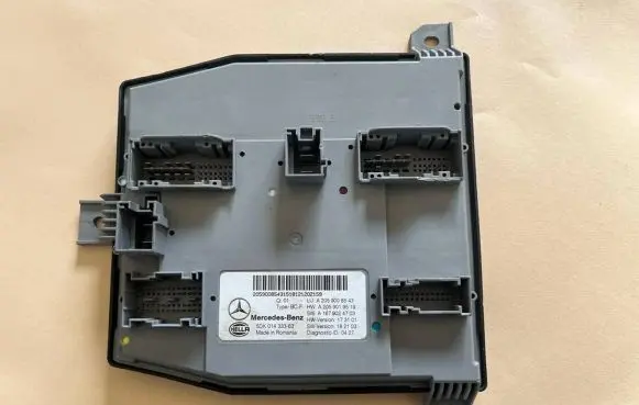 Mercedes-Benz C W205 SAM control unit A2059008543 A2059019519