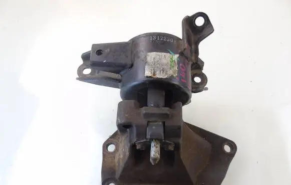 Hyundai i40 Gearbox mounting bracket
