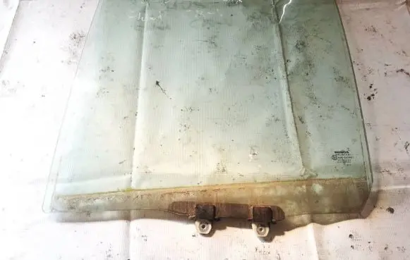 Honda CR-V Rear door window glass as2