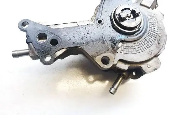 Volkswagen PASSAT B6 Vacuum pump 038145209N