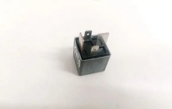 Audi A6 S6 C5 4B Other relay 8D0951253A V23134-B52-X301