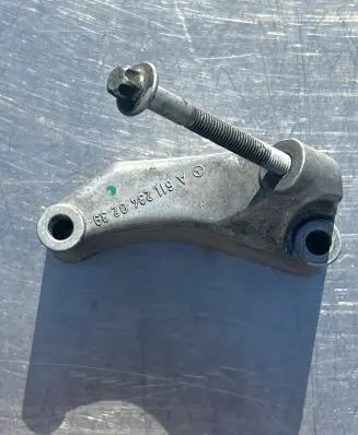 Mercedes-Benz S W220 Engine mounting bracket A6112340239