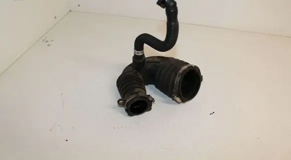 Audi A6 S6 C6 4F Turbo air intake inlet pipe/hose 4F0129615E